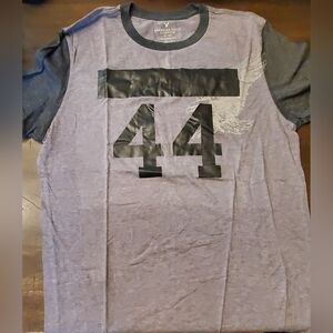 American Eagle Outfitters Graphic Tee - Mens Size Medium - Classic Fit